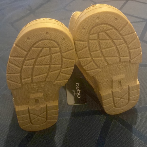 Bebe girls fuzzy boots - Picture 5 of 6